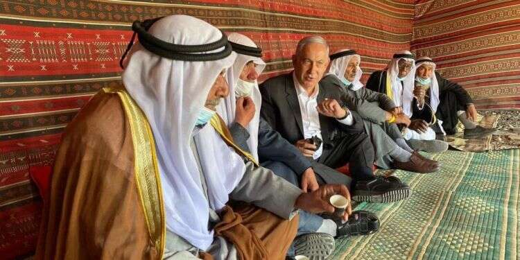 נתניהו בביקור ביישוב הבדואי תראבין בנגב, השבוע. מתוך הפייסבוק של ראש הממשלה נתניהו בנגב ייבחן העם