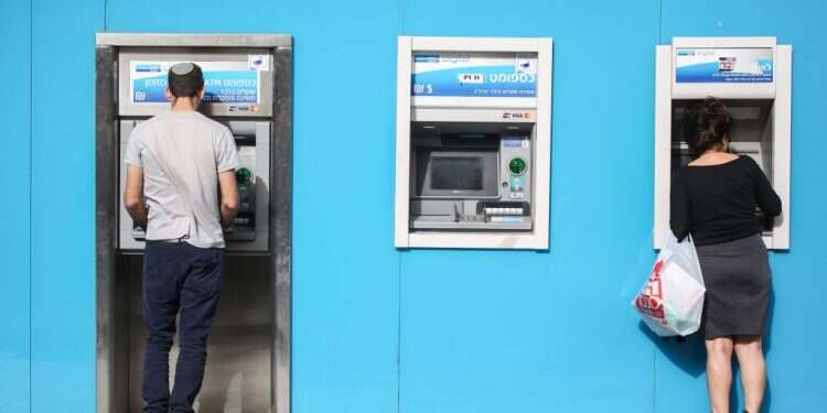 שוד ענק: משכו מיליוני שקלים במרמה מחשבונות הבנק של איש עסקים