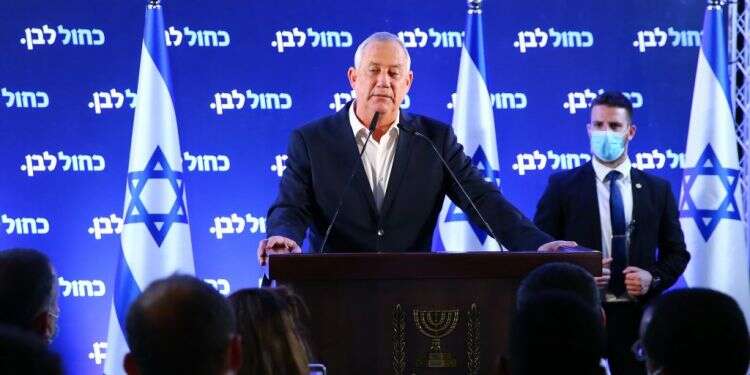 משחק הכיסאות: כדאי שכחול לבן יהיו חלק בממשלת נתניהו