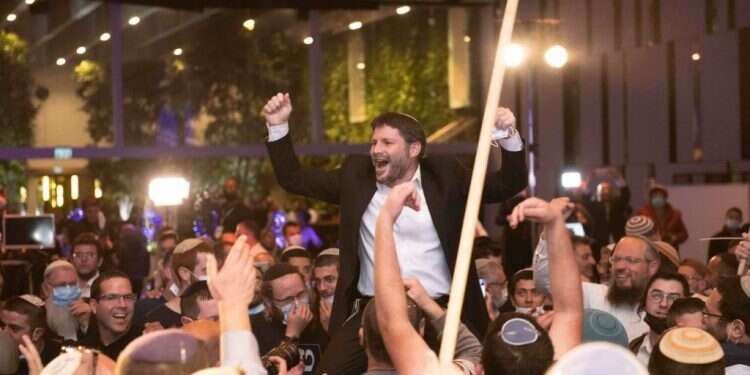 בצלאל סמוטריץ' במטה מפלגתו ביום שלישי בלילה. צילום: שריה דיאמנט