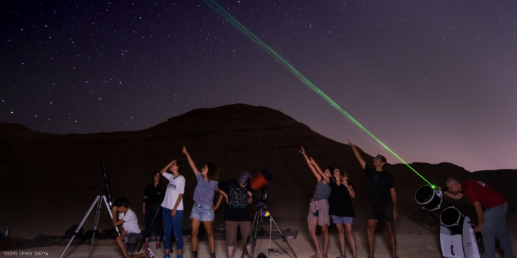 תצפית כוכבים בערבה התיכונה. צילום: אלון גולדשטיין אין יותר "משעמם לי!": מגוון פעילויות לחול המועד