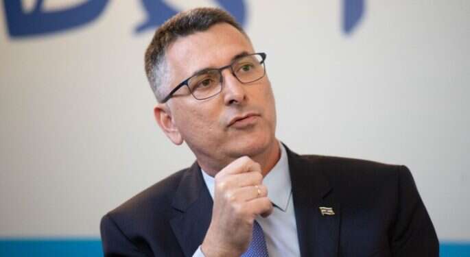 גדעון סער: "נתניהו של היום הוא מכונה לשימור השלטון"