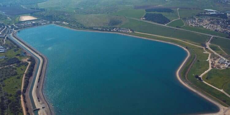 מאגר אשכול. צילום: ניר לוי מעיינות, מוזיאון חווייתי והצצה למרכז מקורות: שלוש פעילויות שוות לפסח
