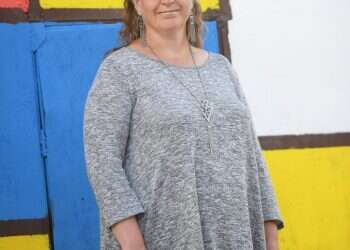 עשו לה בית ספר