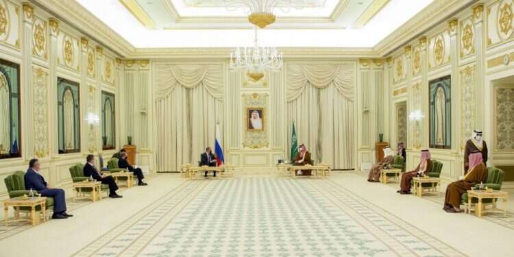 צילום: EPA מוקפת אויבים וחלשה כלכלית: האינטרס הסעודי בברית עם ישראל