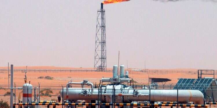 מתקן להפקת נפט של חברת ארמקו, במחוז חוראייס בסעודיה. צילום: EPA פוליטיקת הזהויות ניצחה את הבחירות בטורקיה