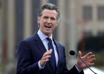 ניסיון הדחת מושל קליפורניה הוא ההצגה הכי טובה בעיר