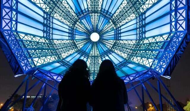 נשים בפסטיבל אמנות בריאד, לפני כשבועיים. צילום: AFP המאבק על מעמד הנשים מבטא את משבר הזהות בסעודיה