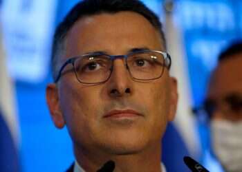 סירוב שבשתיקה: למה סער לא מגיב לנתניהו?