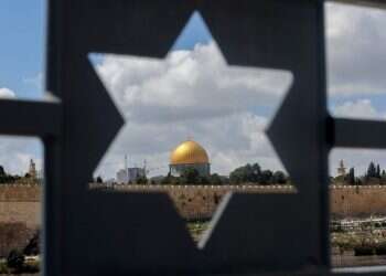 המשטרה תפצה ב־5,000 שקלים יהודי שעצרה לשווא בשער ההר