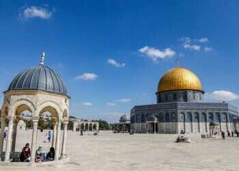 הר הבית. צילום: AFP המשטרה תפצה ב־5,000 שקלים יהודי שעצרה לשווא בשער ההר