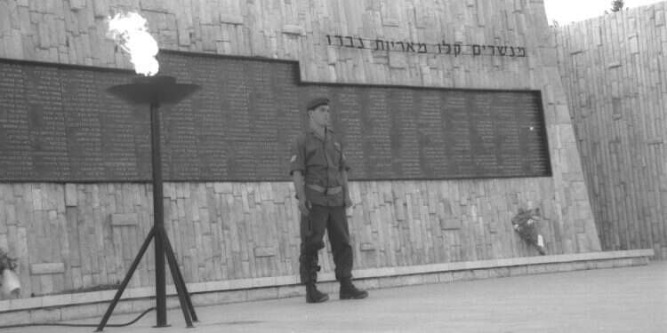 יום הזיכרון בתל נוף. צילום ארכיון: צביקה ישראלי, לע''מ