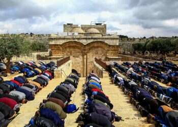 מתפללים מוסלמים בהר הבית, 2019. צילום: סלימן חאדר, פלאש 90 היחס המפתיע של הקוראן ליהודים