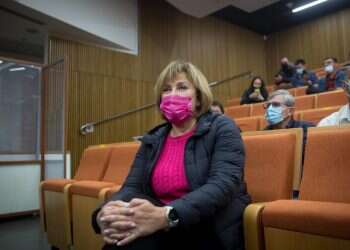 "עדיין משחקים ברידג' כל שבוע": חבריה של קירשנבאום מתקשים לעכל