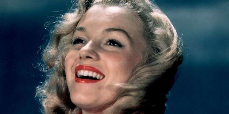 מרלין מונרו. צילום: גטי אימג'ס למנהל המכירות הפומביות יש חלום אחד: לתקן את שיניו