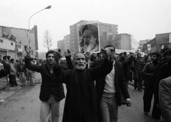 הג'וב האיראני: סיפור אנושי בתוך סיפורה של המהפכה