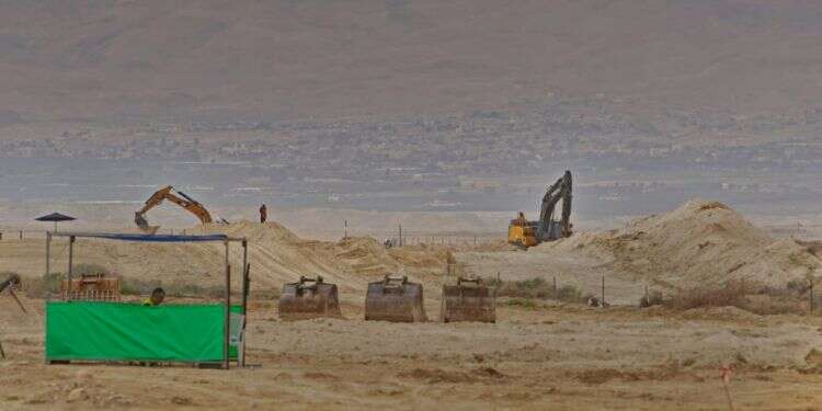 פרויקט פינוי מוקשים לטובת הסבה לחקלאות בבקעת הירדן. צילום: אגף דוברות והסברה, משרד הביטחון שדות מוקשים יפונו ויוסבו לחקלאות בבקעת הירדן