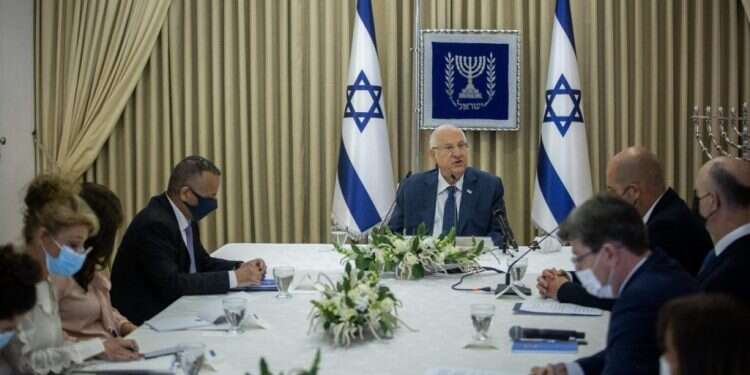 נציגי הליכוד בבית הנשיא, השבוע. צילום: יונתן זינדל, פלאש 90 לא תיתכן ממשלה לאומית בלי הליכוד