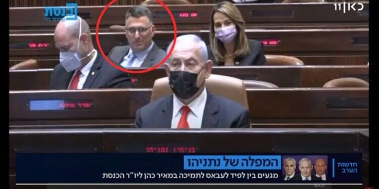 סער קורץ. צילום מסך: כאן 11 הקריצה של סער: משב רוח מרענן בעונת ריאליטי משעממת