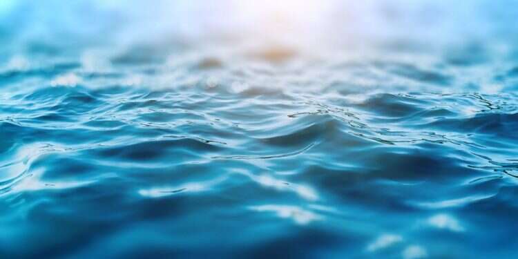 האדם הוא כמו טיפה שנפרדה מהים, ואליו היא צריכה לחזור. צילום: שאטרסטוק שלוש גישות דנות בשאלה: מהי מטרת הדת?