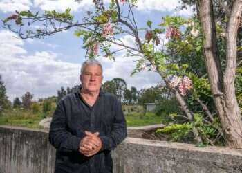 "ספרות עשויה מהפסולת של העולם האמיתי"