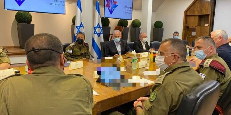 ראש הממשלה, שר הביטחון והמטכ הסלמה בדרום: רה"מ והרמטכ"ל הורו לצה"ל להיערך