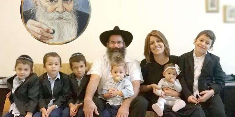 שליחי חב"ד בהודו: עזרו לנו לחזור לישראל