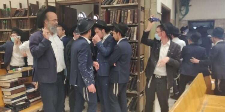 העימותים השבוע בבית המדרש של ישיבת פוניבז'.צילום: מיכאל טוכפלד