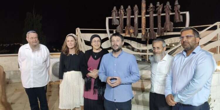 מעבר למלחמות הטוויטר: מפגש עם "ישראל השנייה"