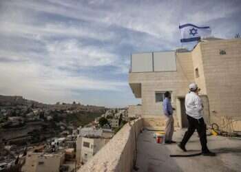 תושבי סילוואן יוצאים למלחמה במוכרי בתים ליהודים