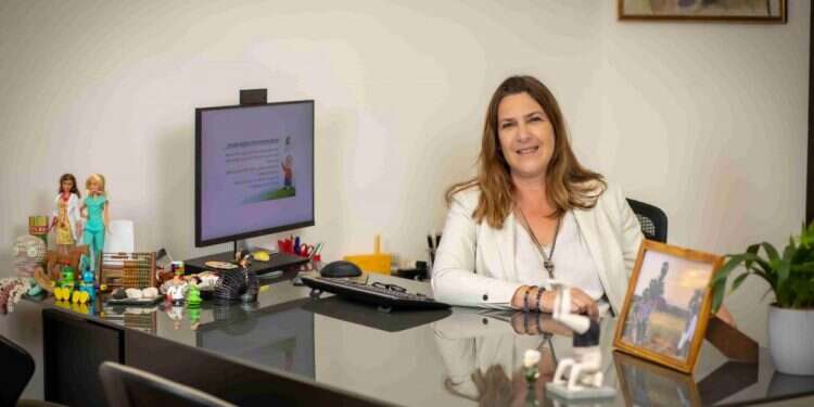 ד המשכורת הראשונה של מנהלת מרכז שניידר לרפואת ילדים