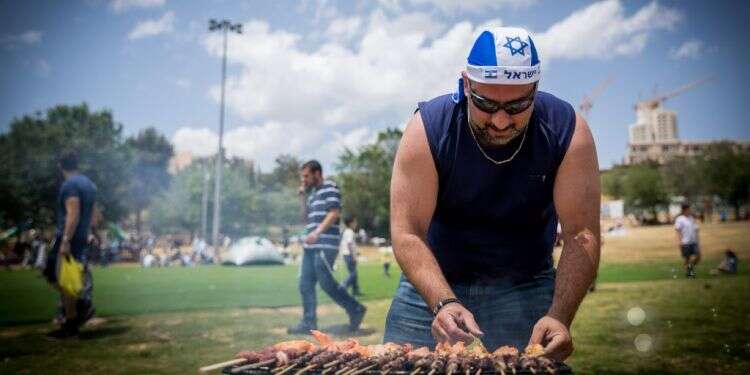 אילוסטרציה. צילום: יונתן זינדל פלאש 90 בין מנגל להתרת נדרים: לבחור כל פעם מחדש