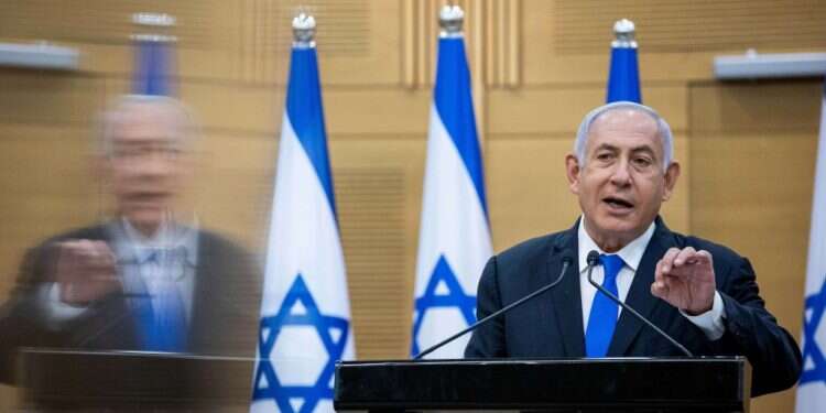 בנימין נתניהו. צילום: יונתן זינדל פלאש 90 "צורך חיוני בהחלפת השלטון": הכאוס סביב מינוי שר המשפטים