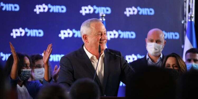 שמים את האגו בצד: הטרנד שסוחף את המדינה