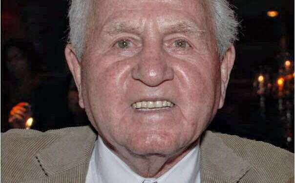 ללא חיבוק, ללא לחיצת יד, ללא מילה