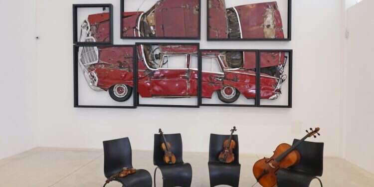 מראה הצבה של התערוכה בגלריה גורדון, תל־אביב. צילום: אבי חי עטוף ברחמים