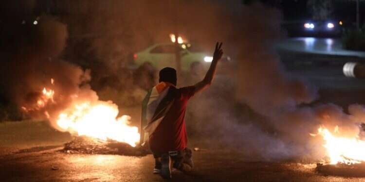 התפרעויות במזרח ירושלים. אילוסטרציה. צילום: EPA מוות לבוגדים: כך מתנהל המצוד אחר מוכרי בתים ליהודים בירושלים