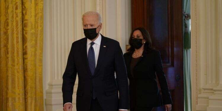 ביידן והאריס בבית הלבן, השבוע. צילום: EPA