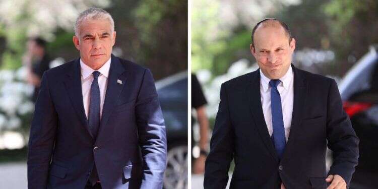 נפתלי בנט ויאיר לפיד. צילום: EPA יהיה מעניין: על השינויים שטומנת בחובה הממשלה המסתמנת