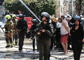 עכו, אתמול. צילום: סוכנות ג'יני הפרעות בעכו: המלון שנשרף, המורה שהותקף והדו־קיום הקורס