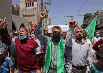 חמאס שיבחו עיתונות חופשית ואז הכו כתבת סוררת