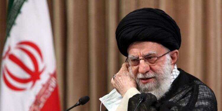 המנהיג העליון של איראן, האייתוללה עלי ח'אמנאי. צילום: AFP לקראת יום ירושלים האיראני: אזהרות מפני מתקפות סייבר