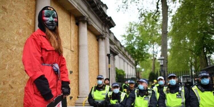 בריטניה: עלייה של כ־570 אחוזים באירועים אנטישמיים מאז המבצע בעזה