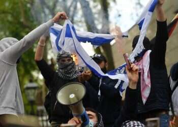 משמרות המהפכה בלונדון: מחאה בעקבות המבצע בעזה