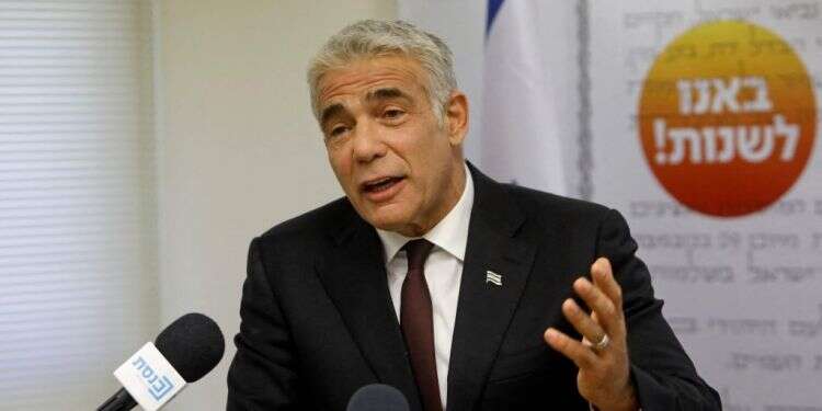 יו ממשלת לפיד ממשיכה להיבנות, סער ובנט עוד לא בפנים