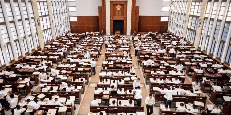 ישיבת מיר ברכפלד, מודיעין עילית, אילוסטרציה. צילום: אהרון קרוהן, פלאש 90