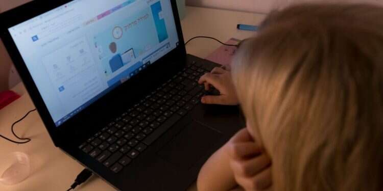 העיניים עובדות קשה יותר צילום: חן לאופולד, פלאש 90