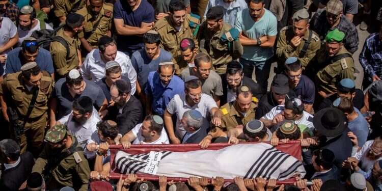 הלוויתו של יהודה גואטה ז "חיבוק של פרידה": יהודה גואטה ז"ל הובא למנוחות