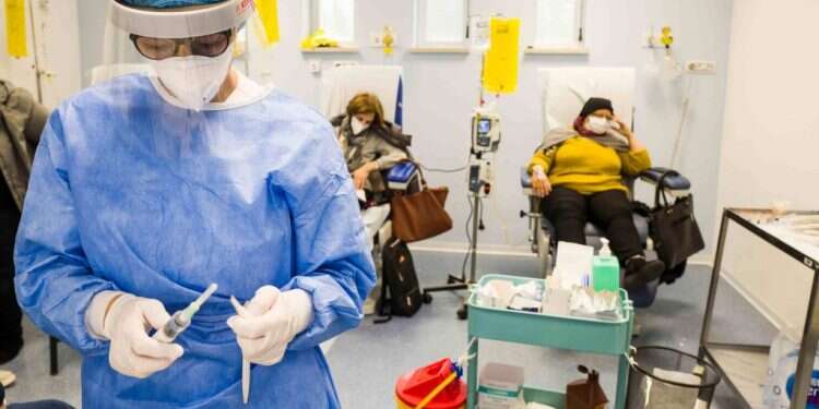 כימותרפיה. אילוסטרציה. צילום: גטי אימג'ס העור בקצה המנהרה: מגזר דין מוות למחלה כרונית