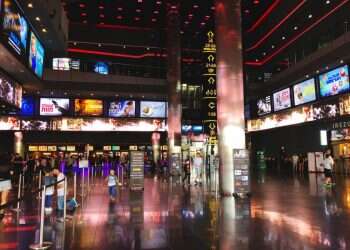 במשרד הבריאות אוכלים סרטים, ובתי הקולנוע משלמים את המחיר